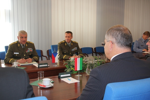 Jednání za českou stranu vedl generálporučík František Malenínský