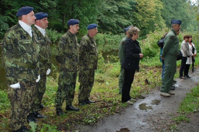 Účastníci pietního aktu