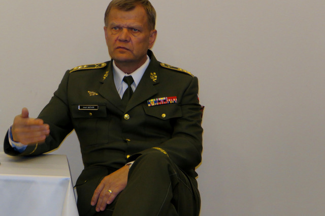 Náčelník Generálního štábu AČR genpor. Josef Bečvář