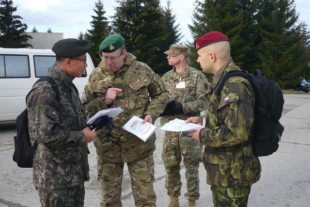  Inspekční a doprovodný tým zahajují kontrolu počtu techniky
