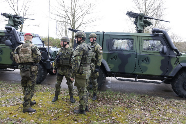  Krátká přestávka, poté co konvoj dorazil do cíle