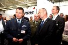  Slovenský ministr obrany Peter Gajdoš se seznamuje s expozicí Armády České republiky