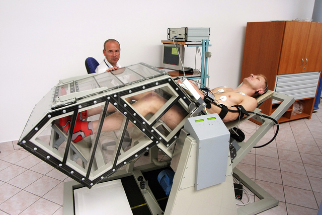 Vyšetření odolnosti vůči přetížení metodou podtlaku na dolní polovinu těla