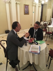 Neformální schůzka náměstka ministra obrany Tomáše Kuchty s výkonným ředitelem Evropské obranné agentury (EDA) Jorgem Domecquem