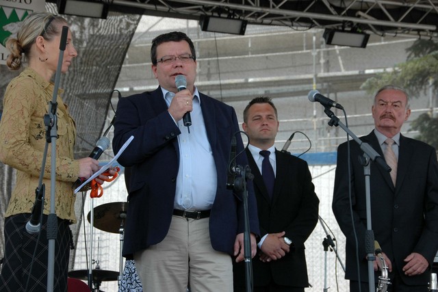 Akce se zúčastnil ministr obrany Vondra, 1. místopředseda Senátu Sobotka a také Michael Kocáb