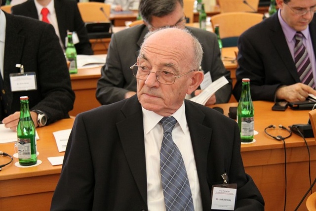 Luboš Dobrovský, bývalý ministr obrany a velvyslanec ČR v Rusku