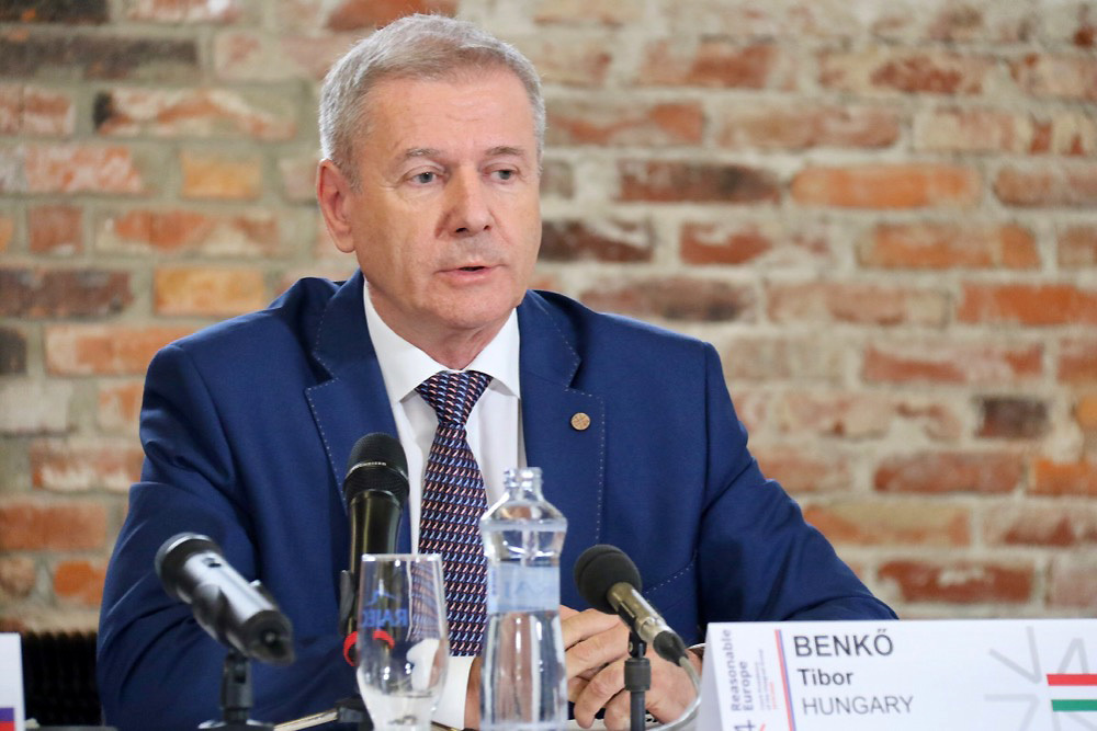 Z tiskové konference ministrů obrany V4