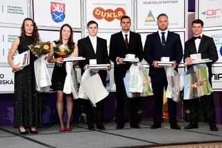 Sportovci, kteří se umístili na pátém až desátém místě - Satková, Fišerová, Nepejchal, Kostelecký, Staněk a Novák.