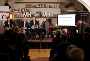 Janu Syrovému náleží vojenská hodnost armádní generál