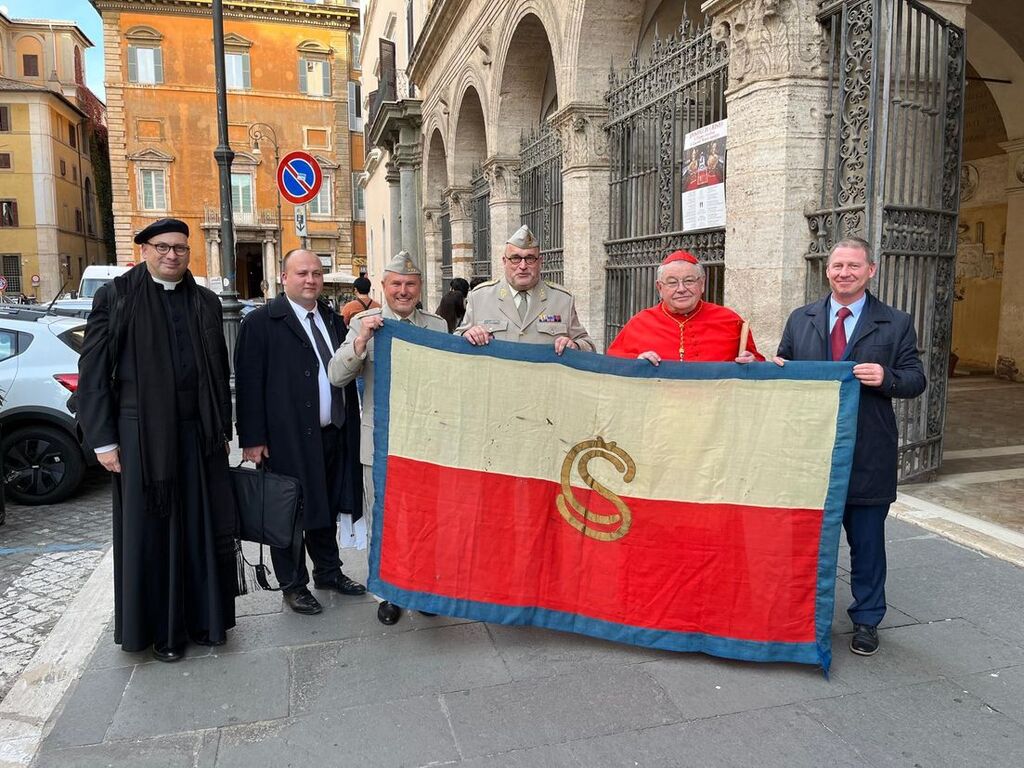 Vojenský historický ústav Praha získal unikátní vlajku z roku 1918