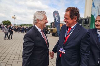 Ministr obrany dnes navštívil mezinárodní veletrh IDEB v Bratislavě