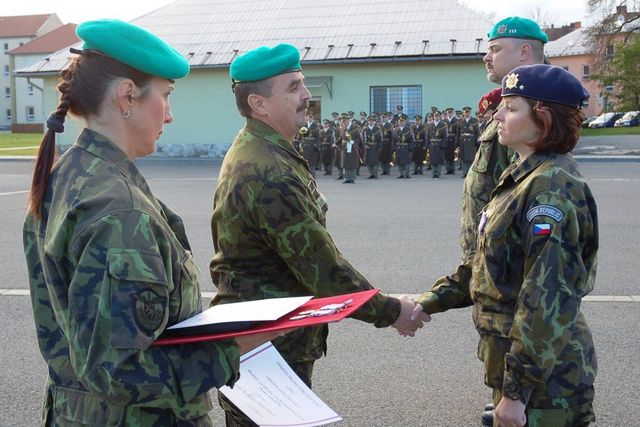 V rámci nástupu byly předány medaile Za službu v ozbrojených silách České republiky I. a II. stupně