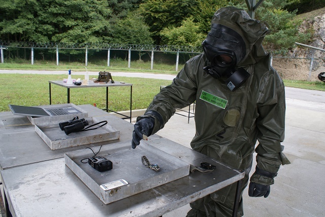  Detekce kapalné chemické látky pomocí průkazníkových papírků PP-3