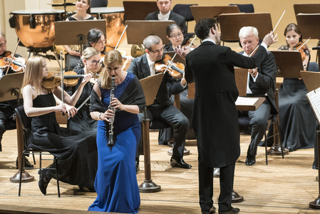 V popředí klarinetistka Ludmila Peterková