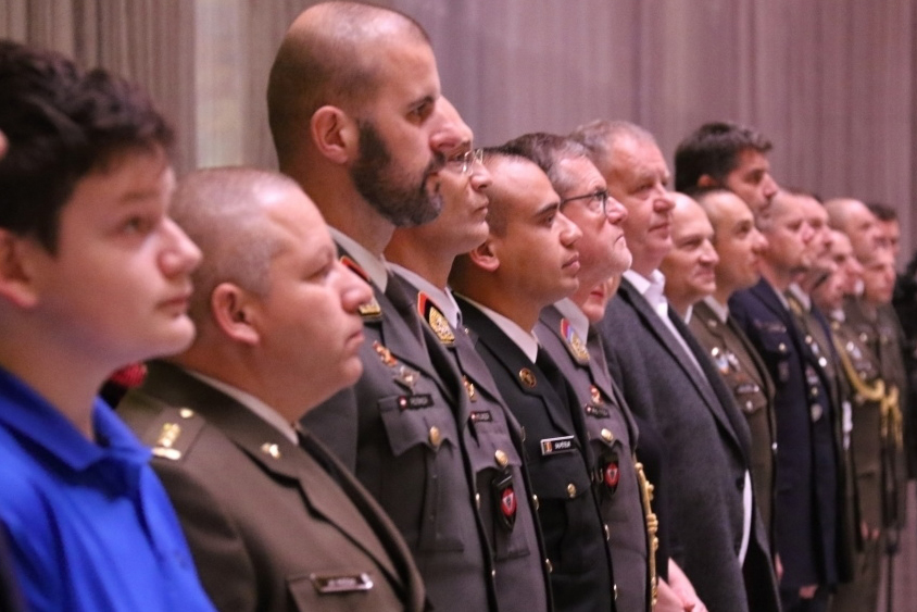  Účastníci při slavnostním aktu na Vítkově.