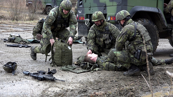 Výcvik Combat Life Saver – poskytování první pomoci v boji