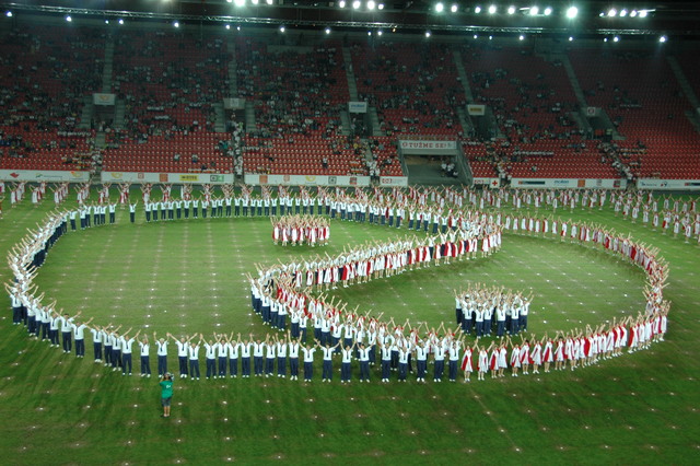Závěrečný obrazec prvního dne hromadných vystoupení 15. všesokolského sletu