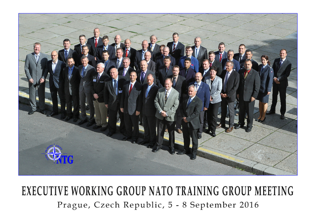 Společná fotografie delegátů