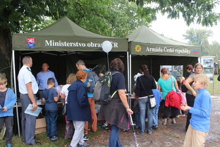  Drobné odměny si děty odnášely za soutěže, které pro ně připravil odbor konunikace MO