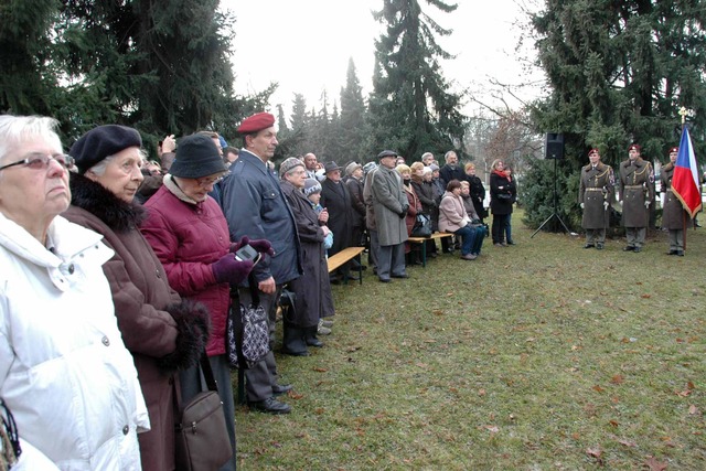 Ze slavnostního ceremoniálu odhalení pomníku