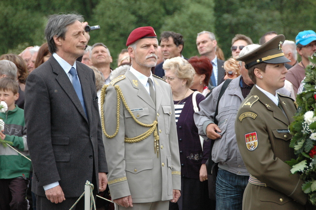 Ministr obrany Martin Stropnický a náčelník Generálního štábu AČR armádní generál Petr Pavel