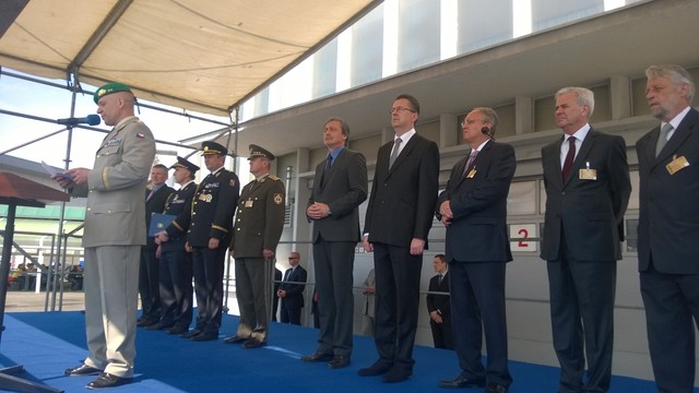 Hosty na výstavě přivítal také 1. zástupce náčelníka Generálního štábu AČR generálmajor Jiří Baloun.