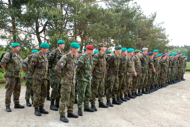 Do štábů OHQ a FHQ byli zařazeni vojáci odborností napříč AČR