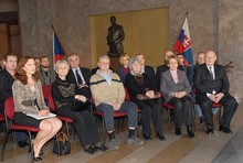 Ministr obrany Alexandr Vondra hovořil na půdě VHÚ Praha o potřebě hrdinství