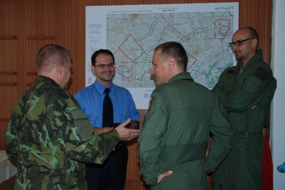 Řídící cvičení plukovník Miroslav Svoboda se svými zástupci zodpovídal dotazy zástupců veřejné správy