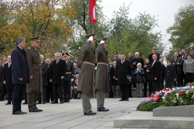 Památku těch, jež stáli u zrodu samostatného Československého státu, společně uctili ministr obrany a náčelník generálního štábu
