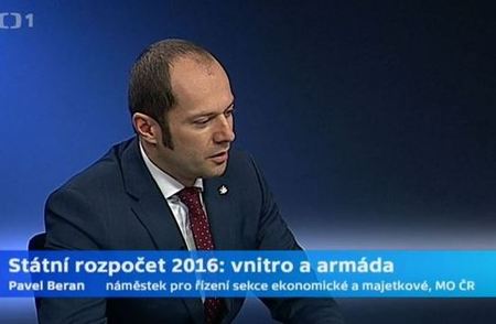 Výhled rozpočtu obrany umožní zahájit velké armádní akvizice, řekl ve Studiu 6 náměstek Beran
