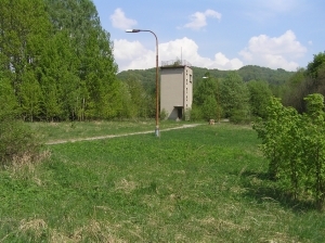 Bývalá střelnice u Bradlecké Lhoty