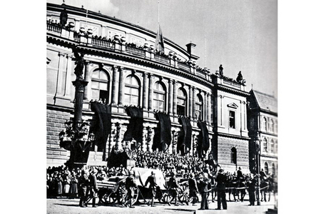Snímky z 21. září 1937, z pohřbu T. G. Masaryka