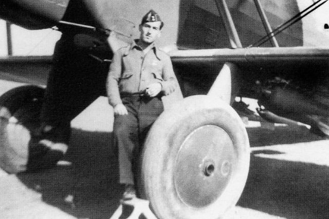 Povstalecký pilot a jeho aerovka 