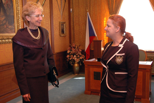 Náměstkyně ministra školství Eva Bartoňová a náměstkyně ministra obrany pro personalistiku Lenka Ptáčková Melicharová