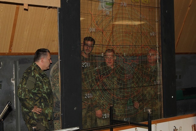  Prohlídka 5. radiotechnické roty 262. radiotechnického praporu 26. pluku - starý sál bojového řízení