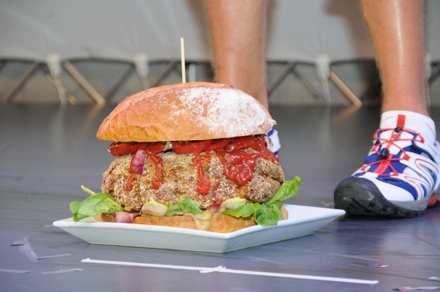 5ti kilový hamburger