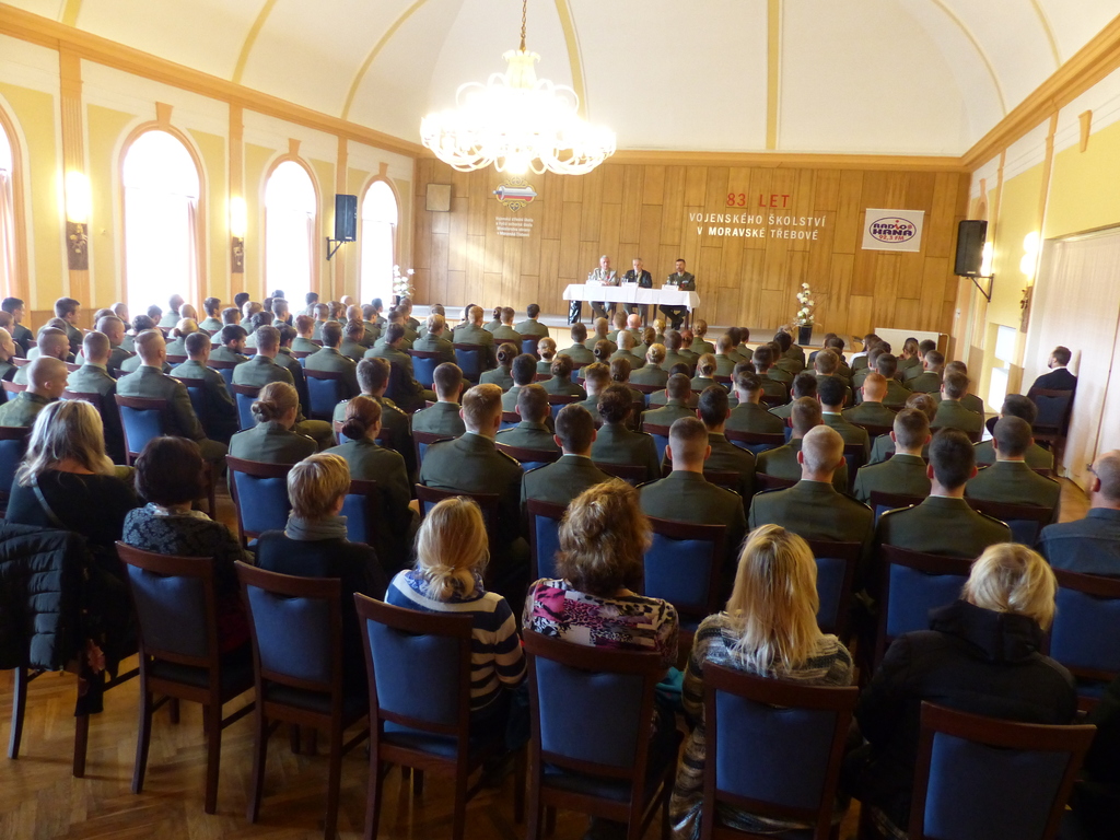 Beseda se žáky a zaměstnanci školy