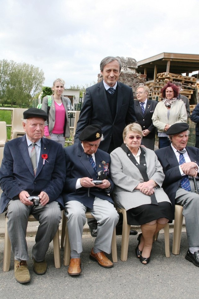 Druhováleční veteráni ve Wormhoutu, kde sídlilo velitelství naší brigády