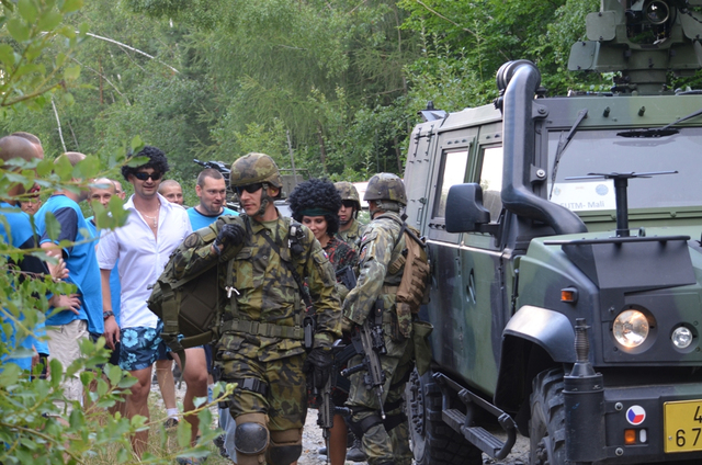  Místní se dožadují ošetření jejich účastníka dopravní nehody