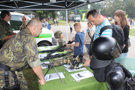  Svoji výzbroj představila návštěvníkům i Vojenská policie