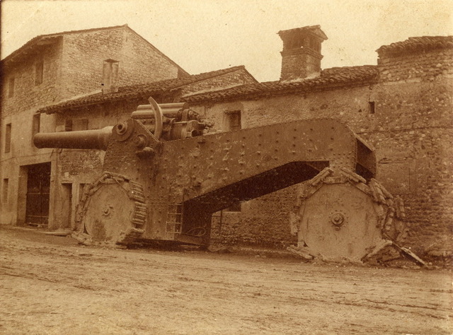 Italské dalekonosné 21cm dělo. Foto sbírka VHÚ