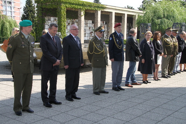 Uctění památky padlých a umučených v letech 1939-1945 v pražských Strašnicích 6