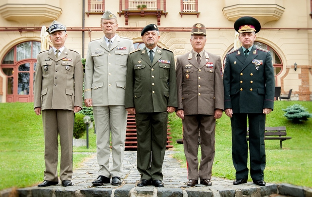 Náčelníci generálních štábů ozbrojených sil V4 a Ukrajiny