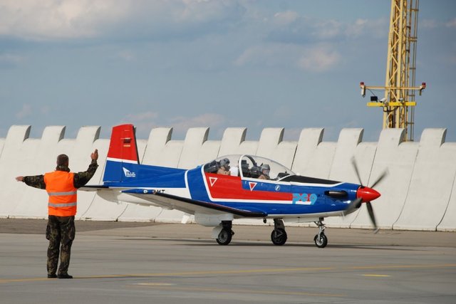 Navádění německého letounu PC-9 na stanovené místo