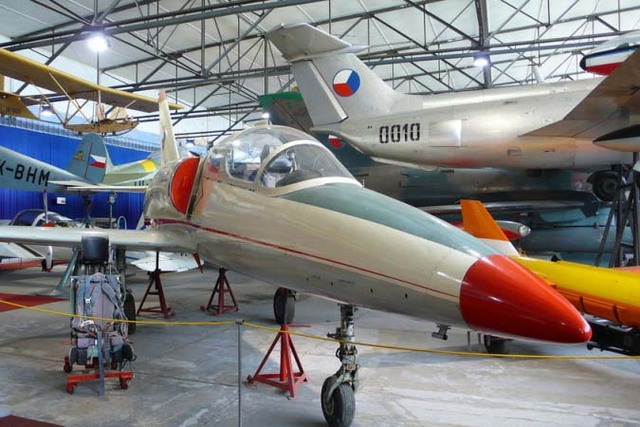 Letoun Aero L-39X-05
