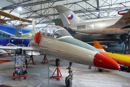 Letoun Aero L-39X-05

