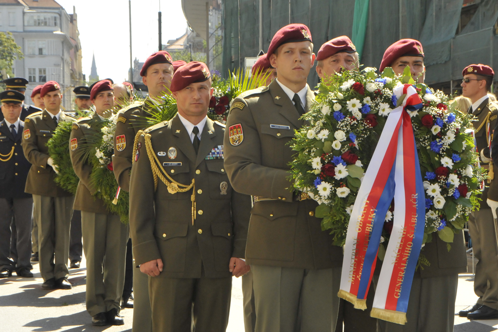 Náčelník Generálního štábu AČR generálporučík Aleš Opata v nastoupené delegaci