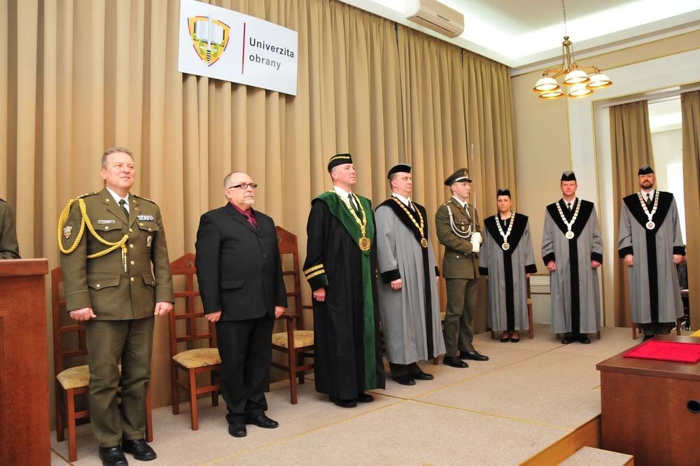 Nové vedení Fakulty vojenského leadershipu