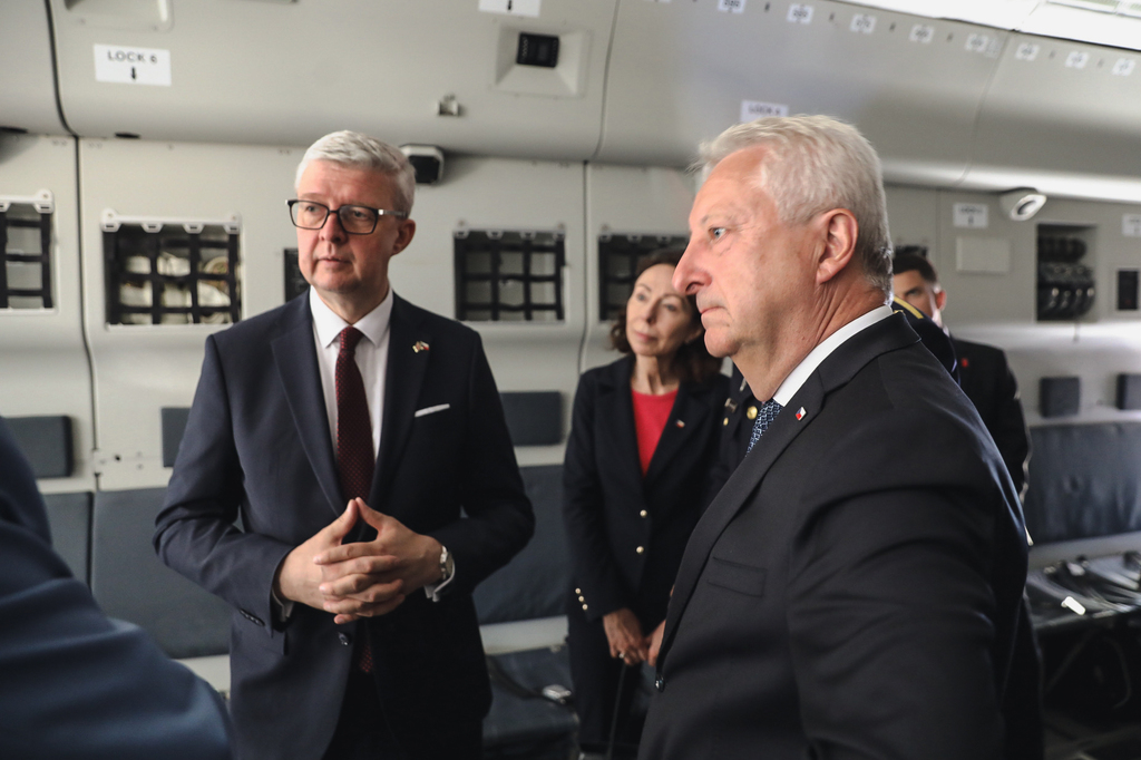 Ministr obrany Jaromír Zůna se zúčastnil mezinárodního aerosalonu Farnborough International Airshow